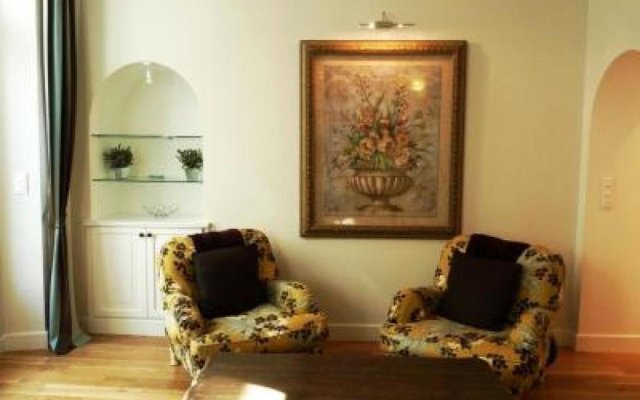 Luxury three Bed apartment in Cannes just a couple of minutes walk to the Palais and beaches 669