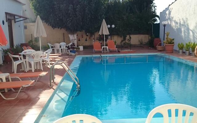 Spacious Apartment in Plataanias with Swimming Pool