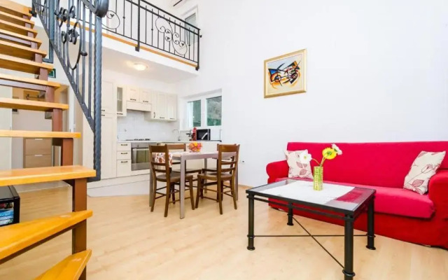 Nikola Apartments