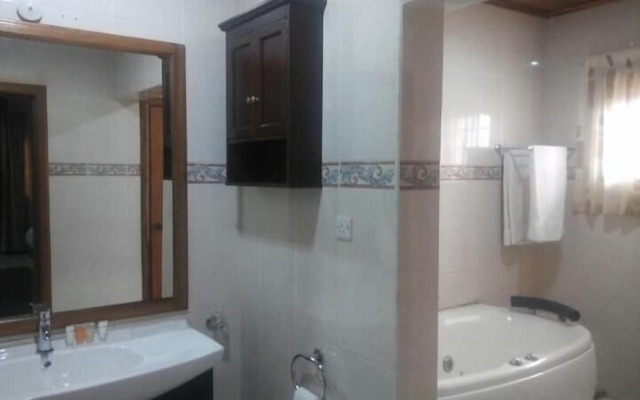 Ponderosa Travel Lodge