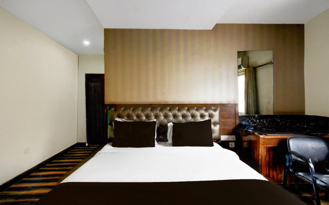 OYO 897 Hotel Surabhi Elite