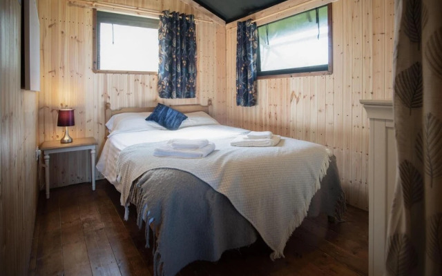 Three Cliffs - Safari Glamping Tent - Llangennith