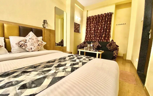 Oyo 87961 Hotel Im-Pact Stays Palace