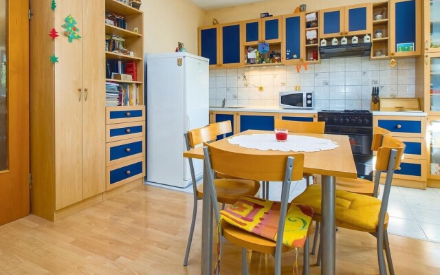Awesome Home in Duce With Wifi and 3 Bedrooms
