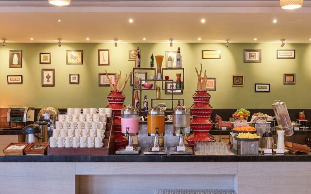 WelcomHeritage Connaught House, Mount Abu