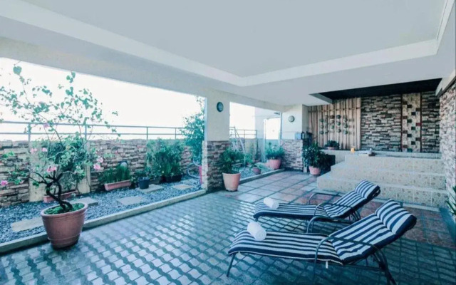 Greenhills Elan Hotel
