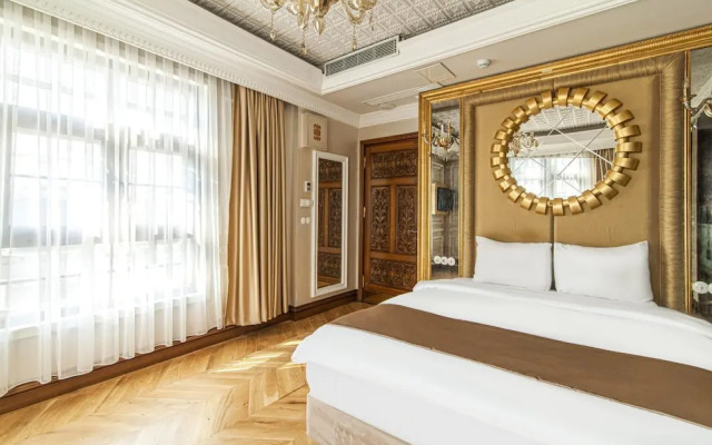 Studio Room in Historic Mansion in Beylerbeyi