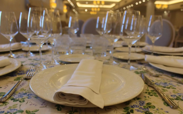 Hotel Reyes Ziríes