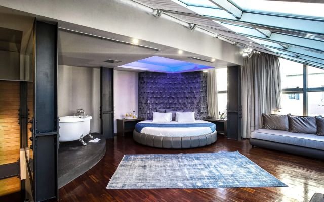 Diamond Suites