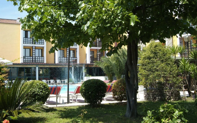 Hotel River Park