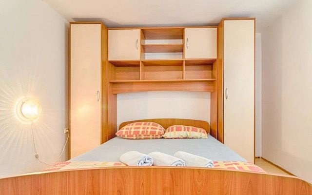 Comfort Pool Apartments