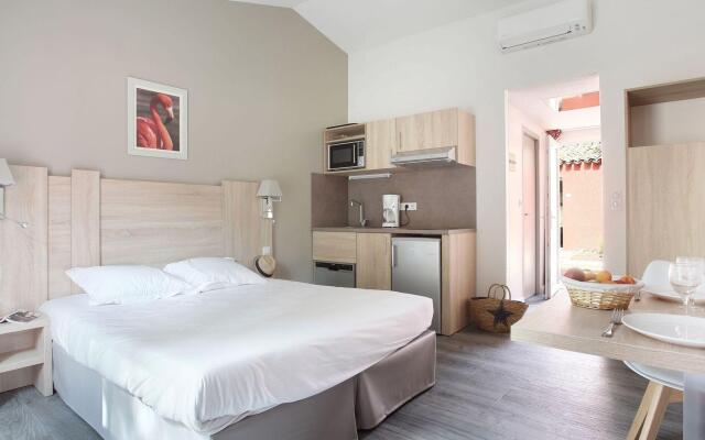 Modern air-conditioned studio in a quiet and natural domaine