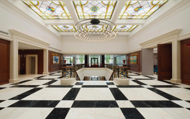 Astor Garden Hotel