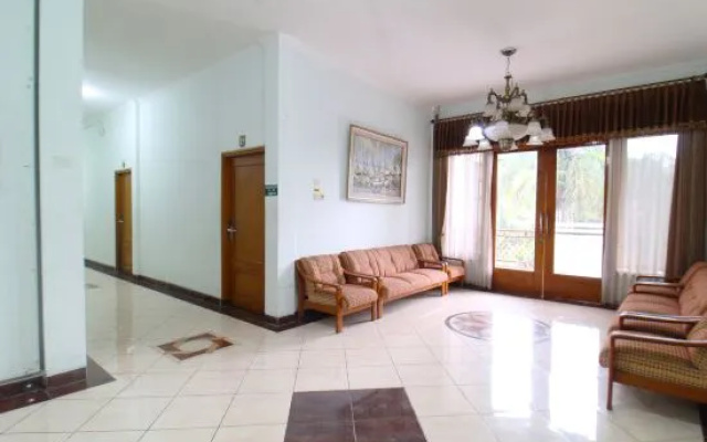 Tripletree Sinergi Hotel Tretes