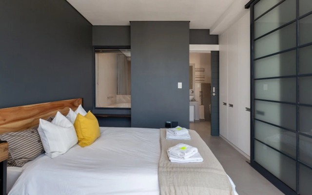 The Decks 1102 by CTHA