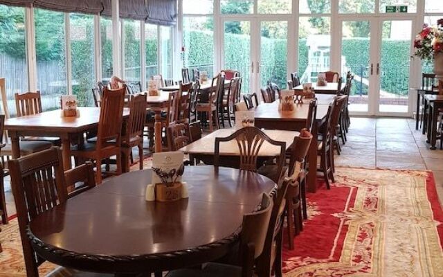 The George Carvery & Hotel