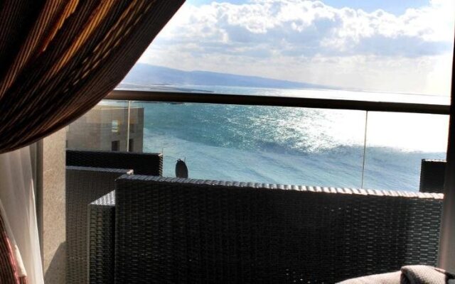 Dolphin Royal Suites