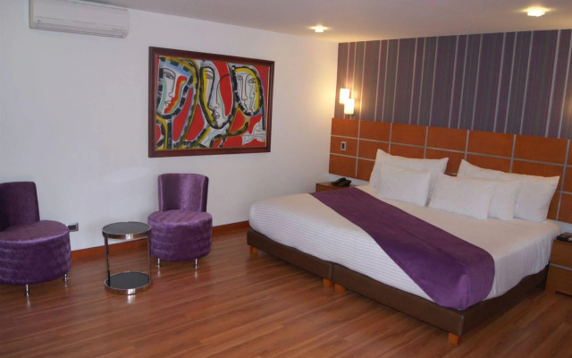 Top Deck Hotel