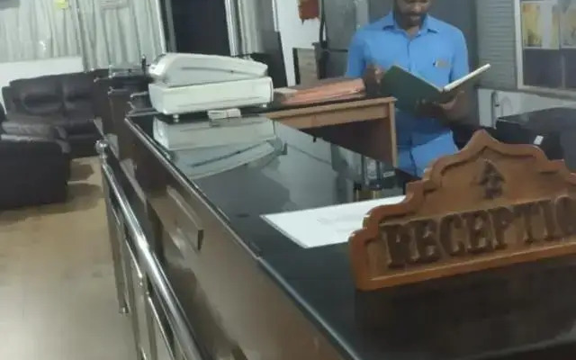 Anandan Tourist Home