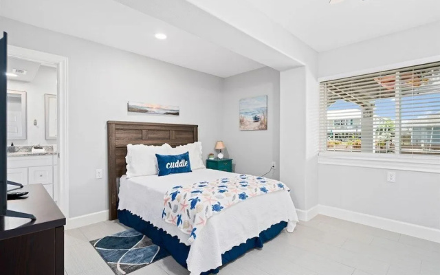 Edgewater Escape by Miss Kitty’s