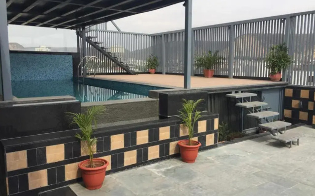 Ka10 SQUARE HOTEL & BANQUETS