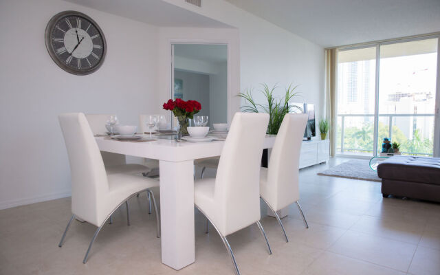 Intracoastal Yacht Club by Best Holiday