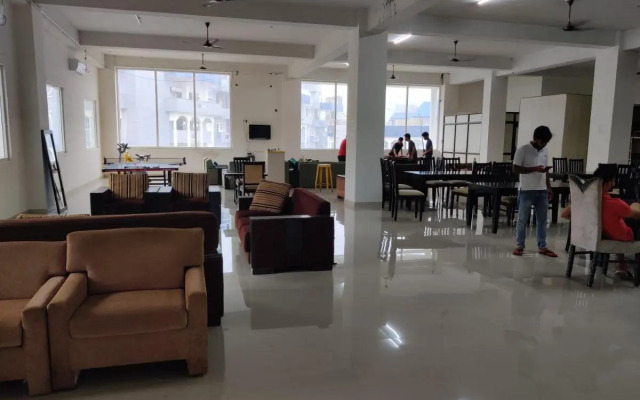 Abuzz Oxfordcaps Imperial Heights Dehradun