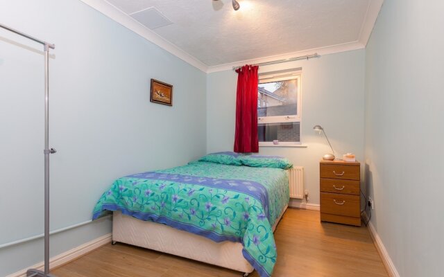 2 Bedroom Flat 2 Minutes from the River