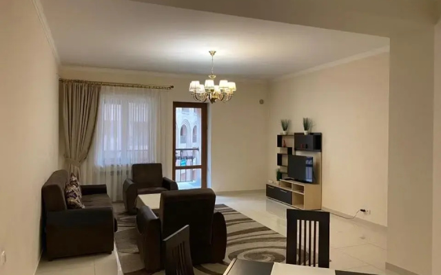 Northern Avenue 2 Bedroom Deluxe Apartment With Balcony HH666