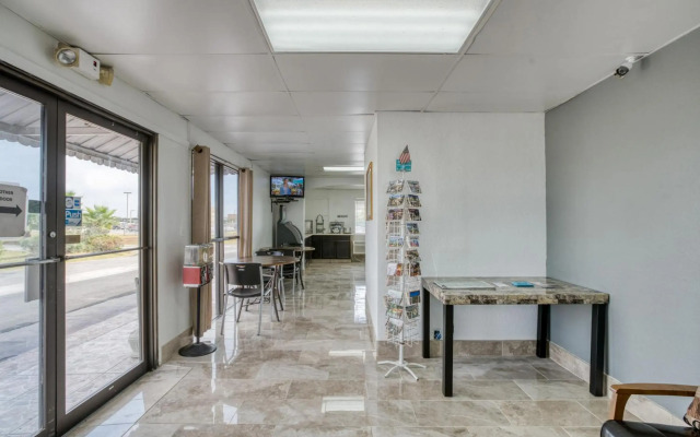 OYO Hotel San Antonio Lackland Air Force Base West