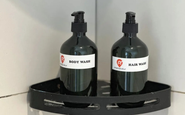 Ukiyo Hotel by manatidur