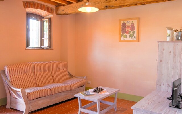 Spacious Holiday Home with Swimming Pool in Anghiari