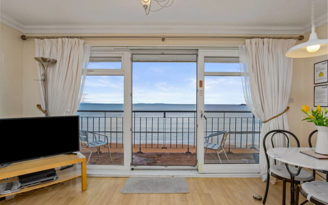 On The Beach - Direct Beach Access Sea Views