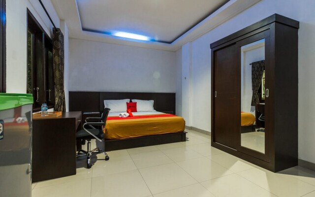 RedDoorz Premium @ Ampera Raya 2