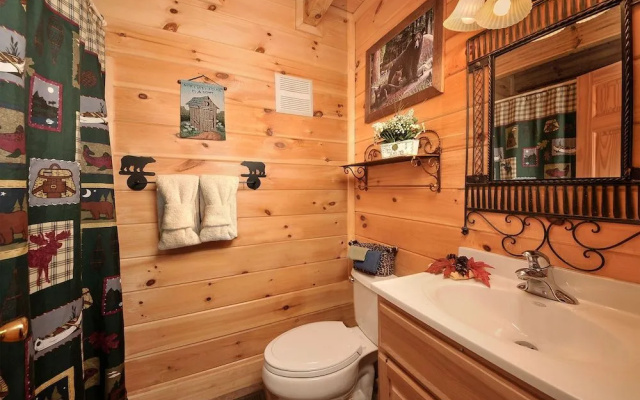 Hakuna Matata - 2 Br cabin by RedAwning