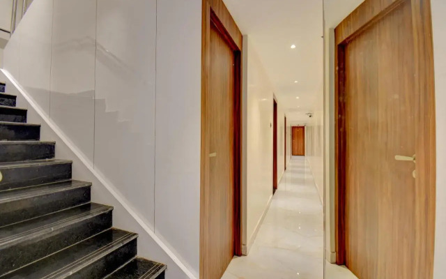 Hotel Majestic Crest