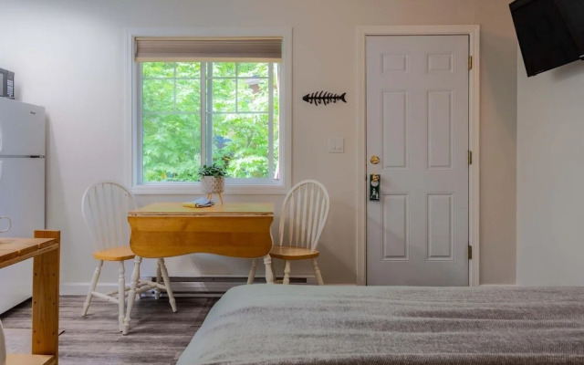 Barefoot Villas Room 7 Kodiak