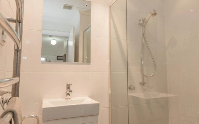 Dauphine 1/23 Townsend Street