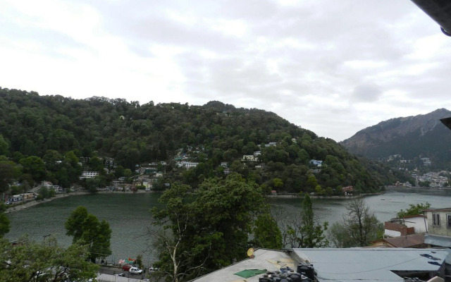 Goroomgo Sangita Paradise Nainital