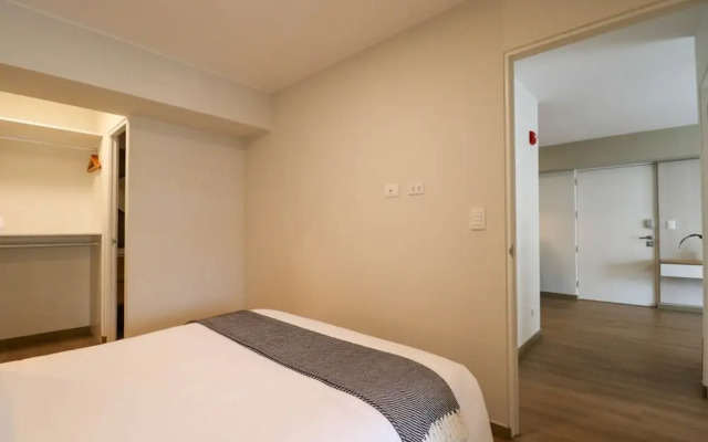 w Lively 2BR With Balcony in Miraflores