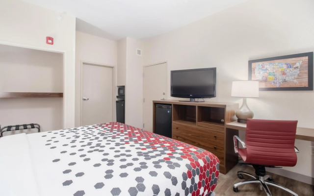 Econo Lodge Inn & Suites Foley - North Gulf Shores