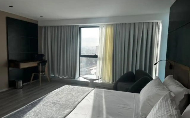 ONYX By Luna Hotel