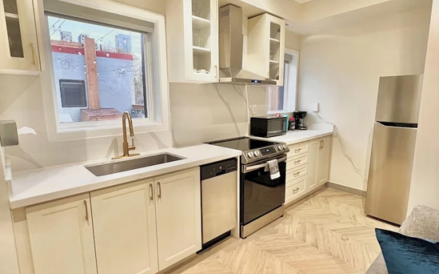 Toronto Rooms and Suites