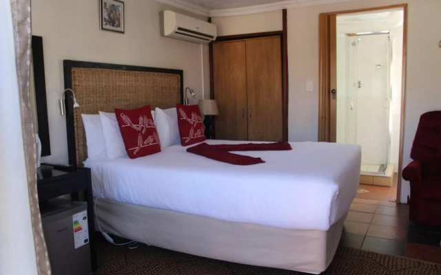 J and E Cyaara Guest House