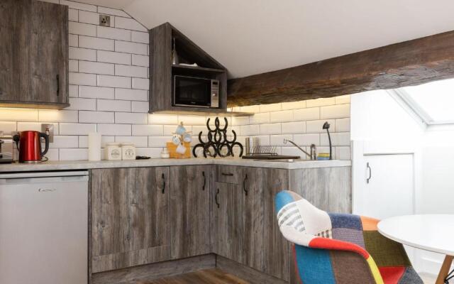 The Warren Belfast - Unique Accommodation