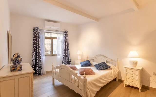 Magnificent Sea View Penthouse Cospicua