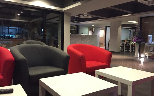 Metro Link Ratchada Hotel