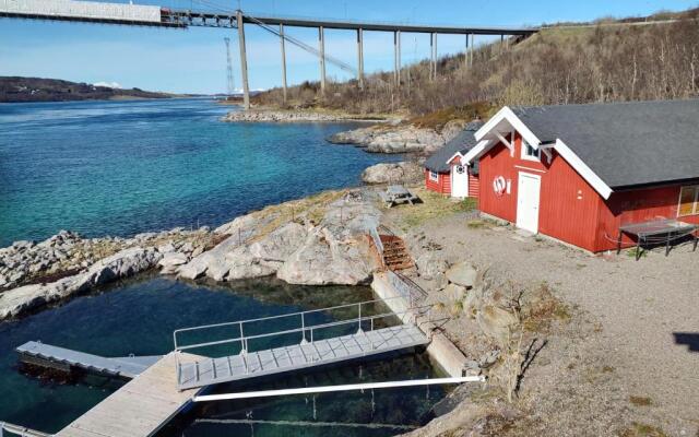 Tjeldsundbrua Overnatting - Sjøhus1