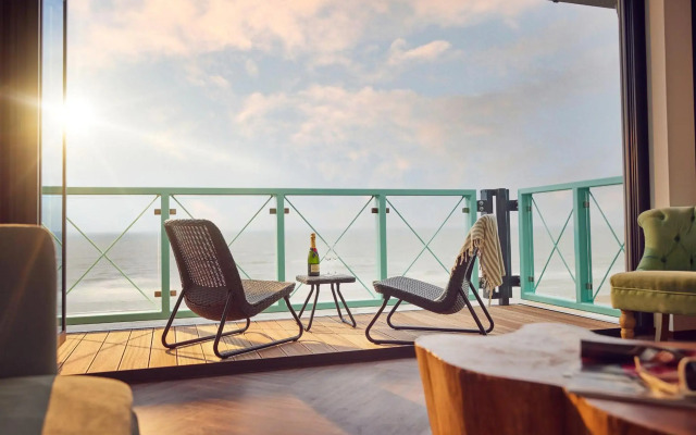Beachhouse Hotel