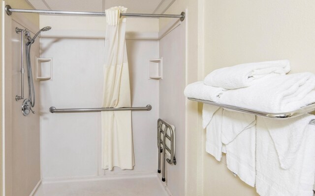Quality Inn & Suites Lexington